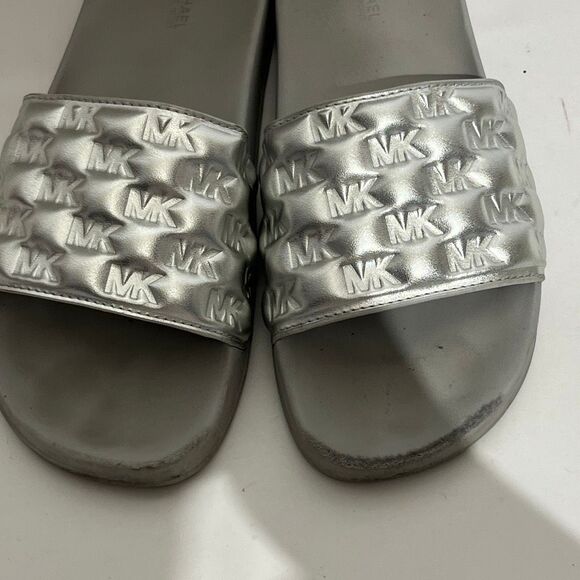 Michael Kors Women's Silver Metallic MK Logo Embossed Slip On Sandals Size 9 - Picture 4 of 11